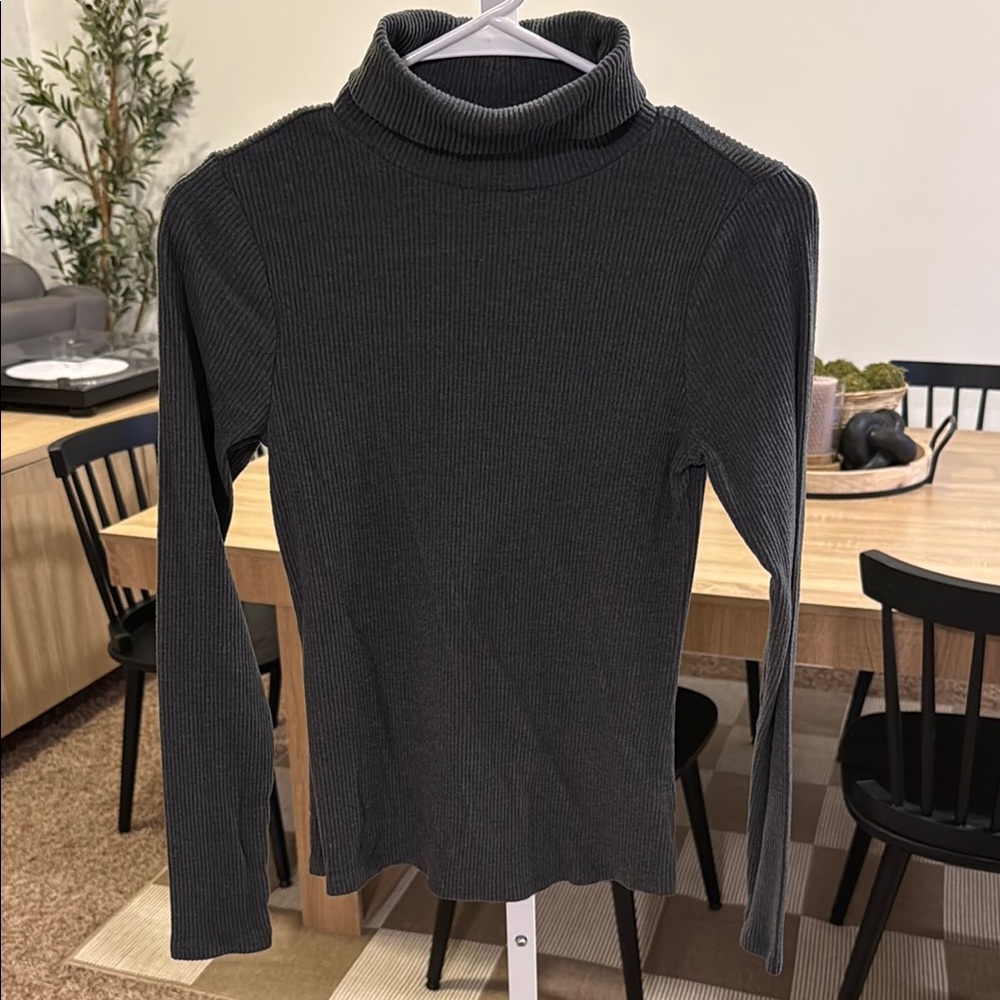Women's Grey Turtleneck Top